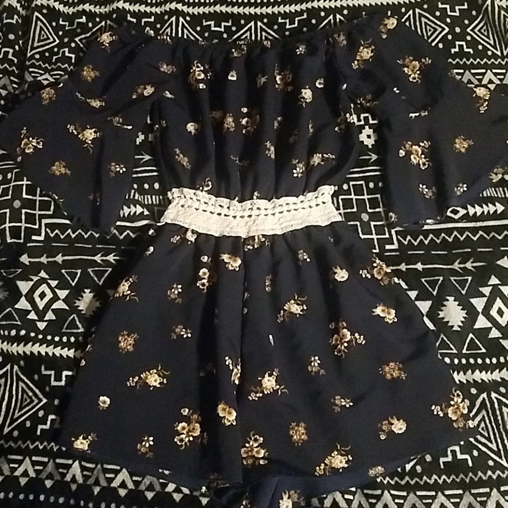 Off The Sholder Romper🌼